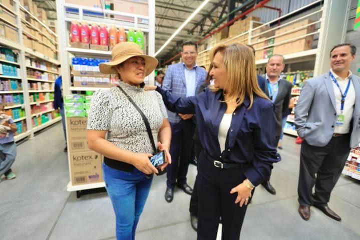 Inaugura Gobernadora Lorena Cuéllar tienda Bodega Aurrera en Calpulalpan