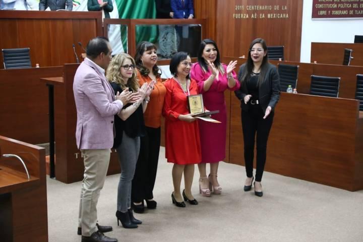 Entregan presea "José Aramburu Garreta"