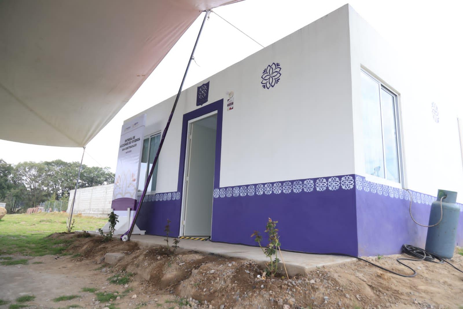 Entregan autoridades 39 acciones de vivienda en San José Teacalco