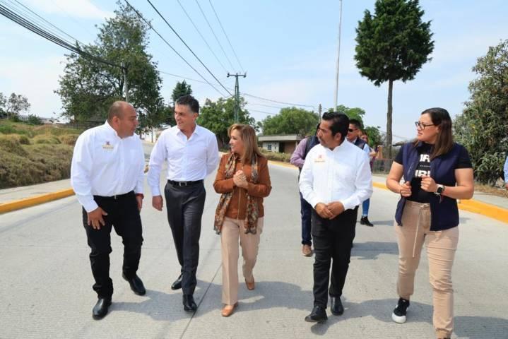 Mejora Gobernadora Lorena Cuéllar Cisneros vialidad en Xaloztoc