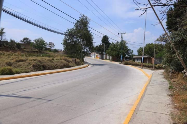 Mejora Gobernadora Lorena Cuéllar Cisneros vialidad en Xaloztoc