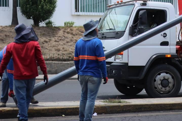 Continúan los trabajos de instalación de alumbrado público en la capital 