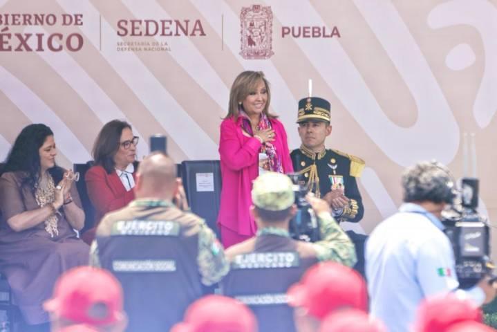 Asistió Gobernadora de Tlaxcala al desfile conmemorativo del 161 Aniversario de la Batalla de Puebla