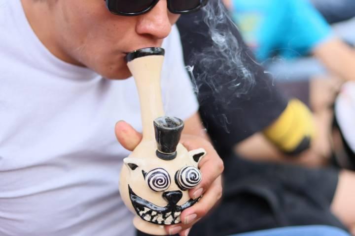Marcha comunidad canabica de Tlaxcala para promover despenalización de la marihuana 
