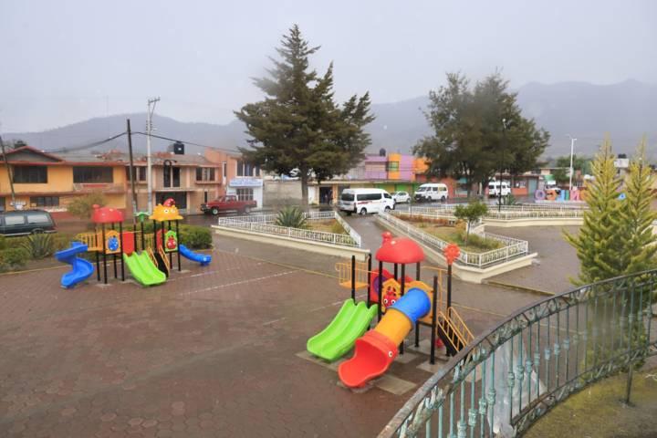 Entrega Gobernadora obra pública en el municipio de Tlaxco