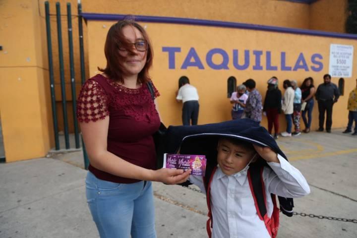 Se preparan mamás tlaxcaltecas para ver a Yuri en concierto