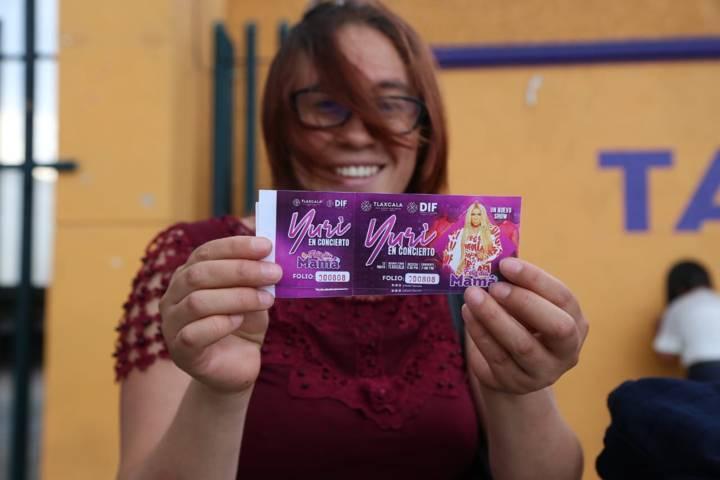 Se preparan mamás tlaxcaltecas para ver a Yuri en concierto