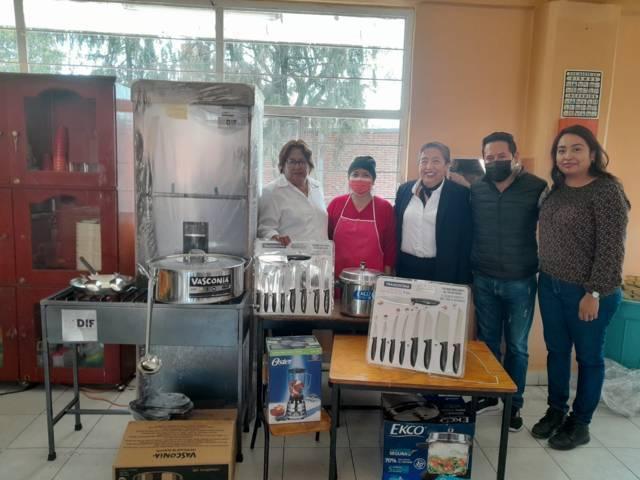 Gracias al apoyo del SEDIF se equipan desayunadores escolares en Chiautempan 