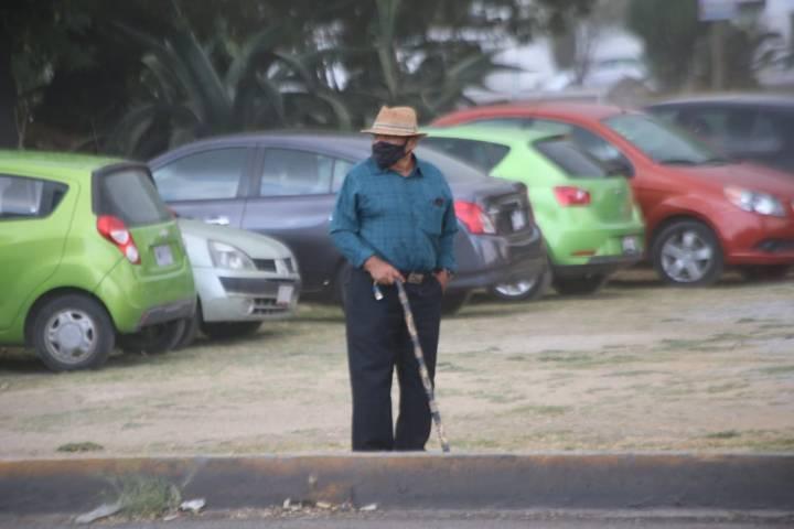 Sorprende ligera lluvia a capitalinos 