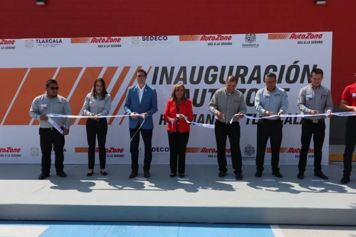 Celebra gobernadora de Tlaxcala inauguración de Autozone en Huamantla 