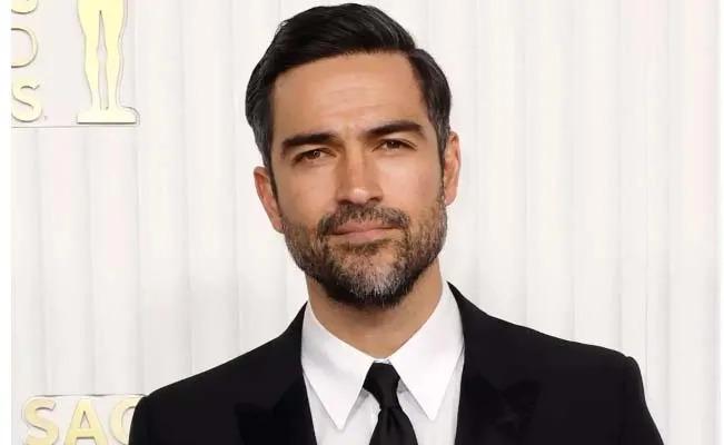 Aplauden a Alfonso Herrera por solidarizarse con niños afectados por la guerra