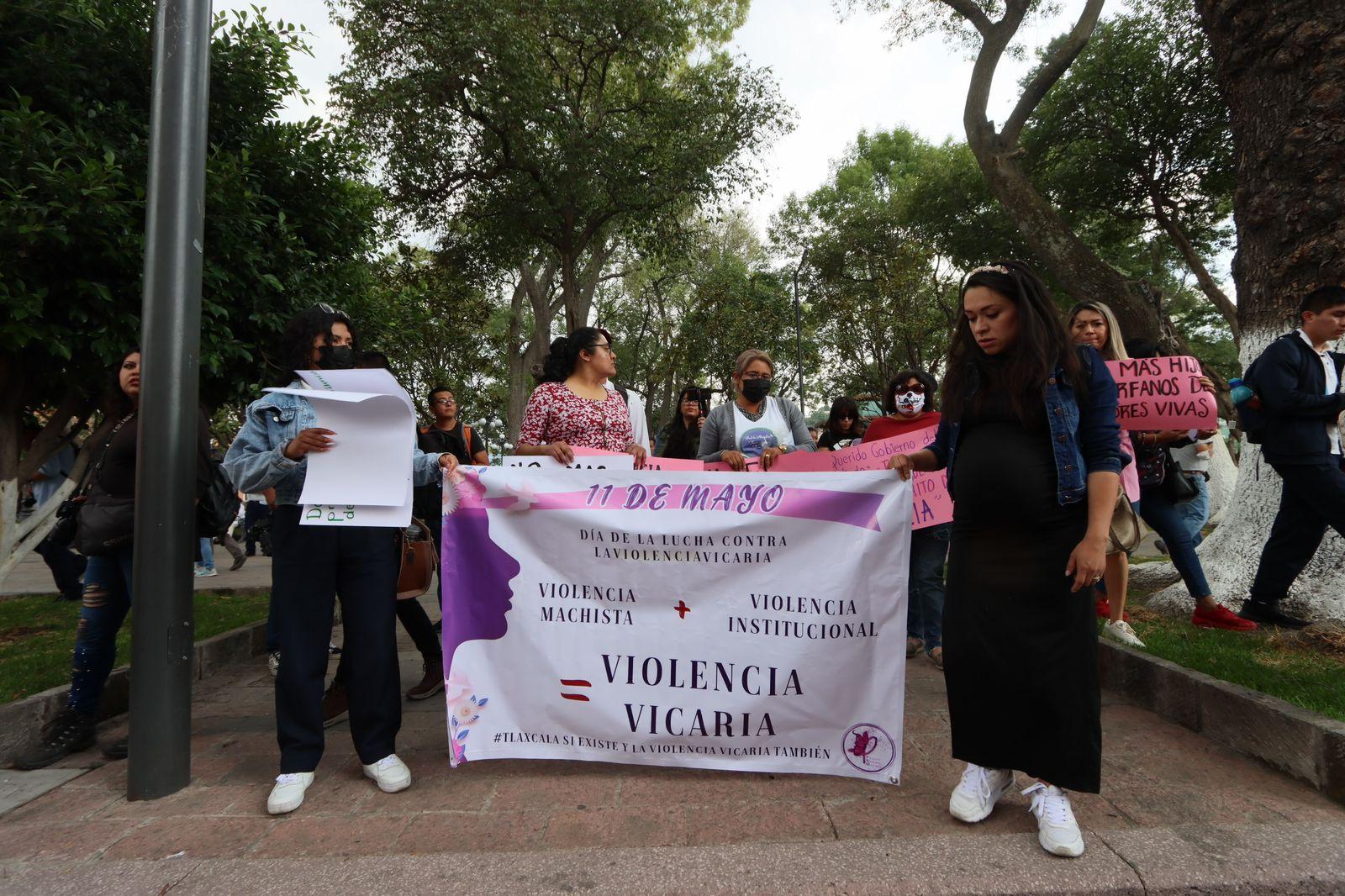 Colectivos feministas se manifiestan a las afueras del Poder Judicial