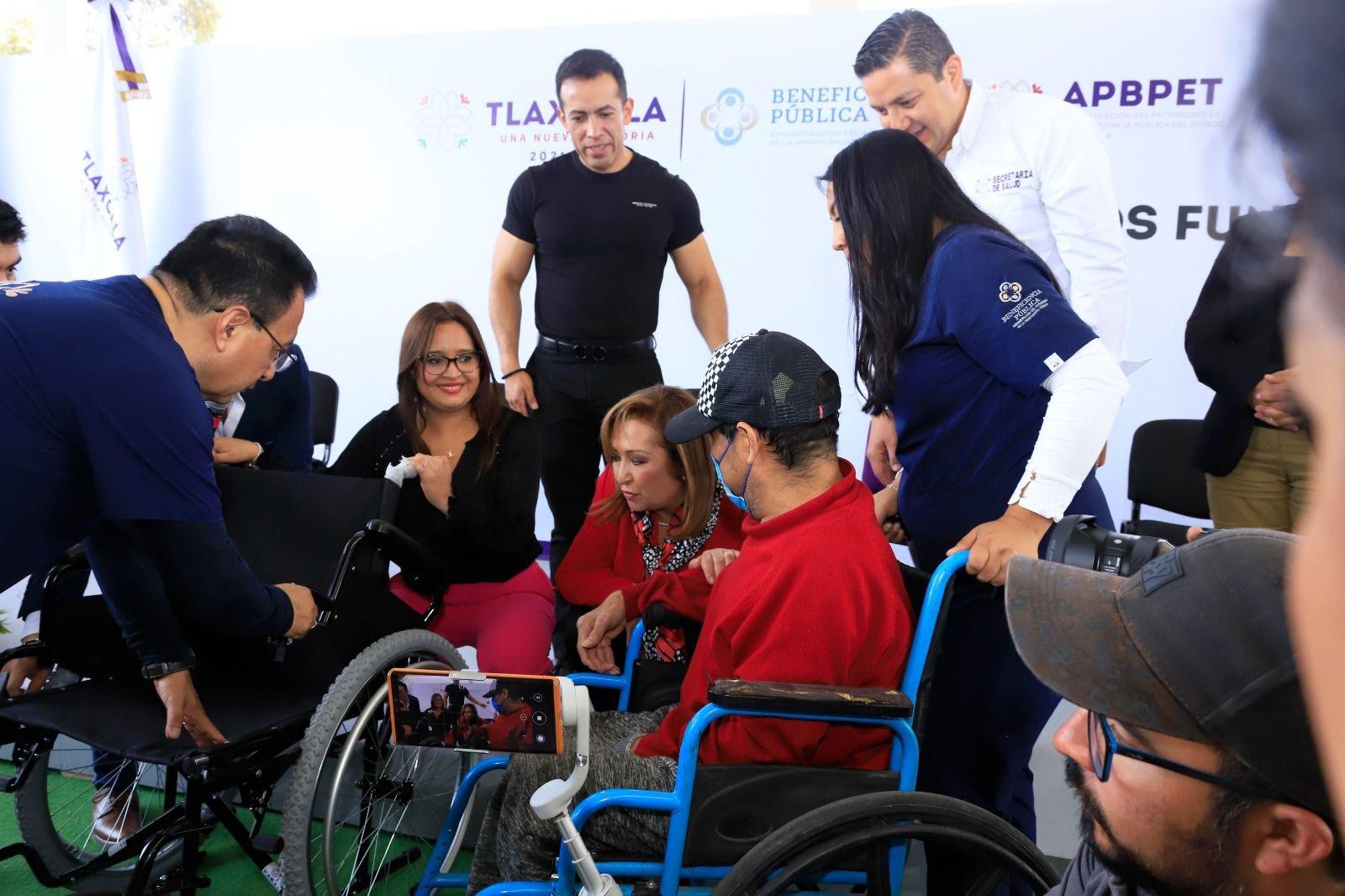 Entregó Gobernadora Lorena Cuéllar apoyos funcionales a personas con alguna discapacidad