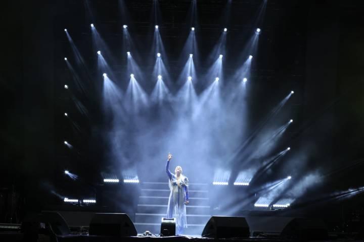 Yuri encanta a mamás tlaxcaltecas en concierto gratuito
