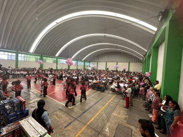 Magna celebración con motivo del "Día de las Madres" en Amaxac