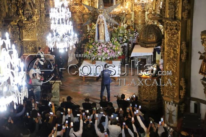 Canta Carlos Rivera mañanitas a la Virgen de Ocotlán 