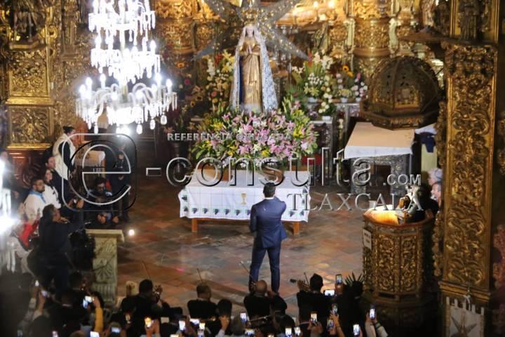 Canta Carlos Rivera mañanitas a la Virgen de Ocotlán 