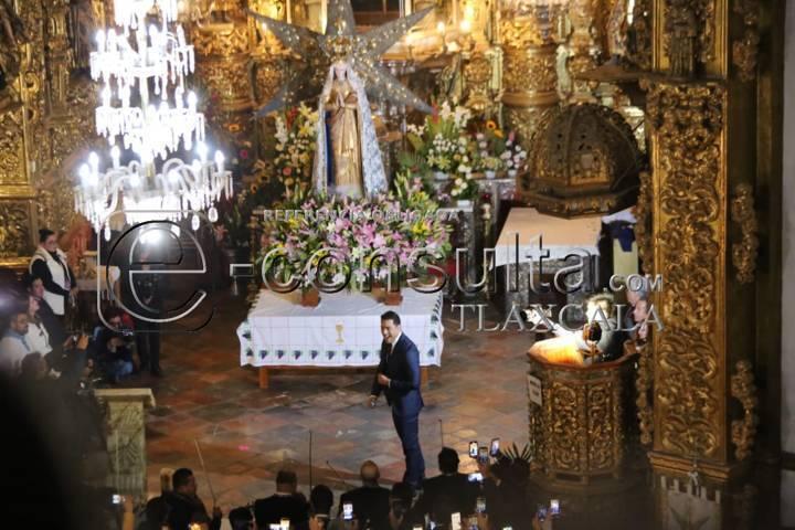 Canta Carlos Rivera mañanitas a la Virgen de Ocotlán 