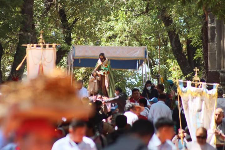 Continúa su recorrido la virgen de Ocotlán por las principales calles de la capital tlaxcalteca