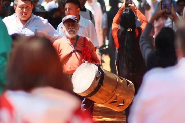 Continúa su recorrido la virgen de Ocotlán por las principales calles de la capital tlaxcalteca