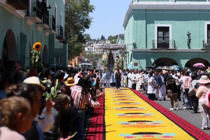 Continúa su recorrido la virgen de Ocotlán por las principales calles de la capital tlaxcalteca