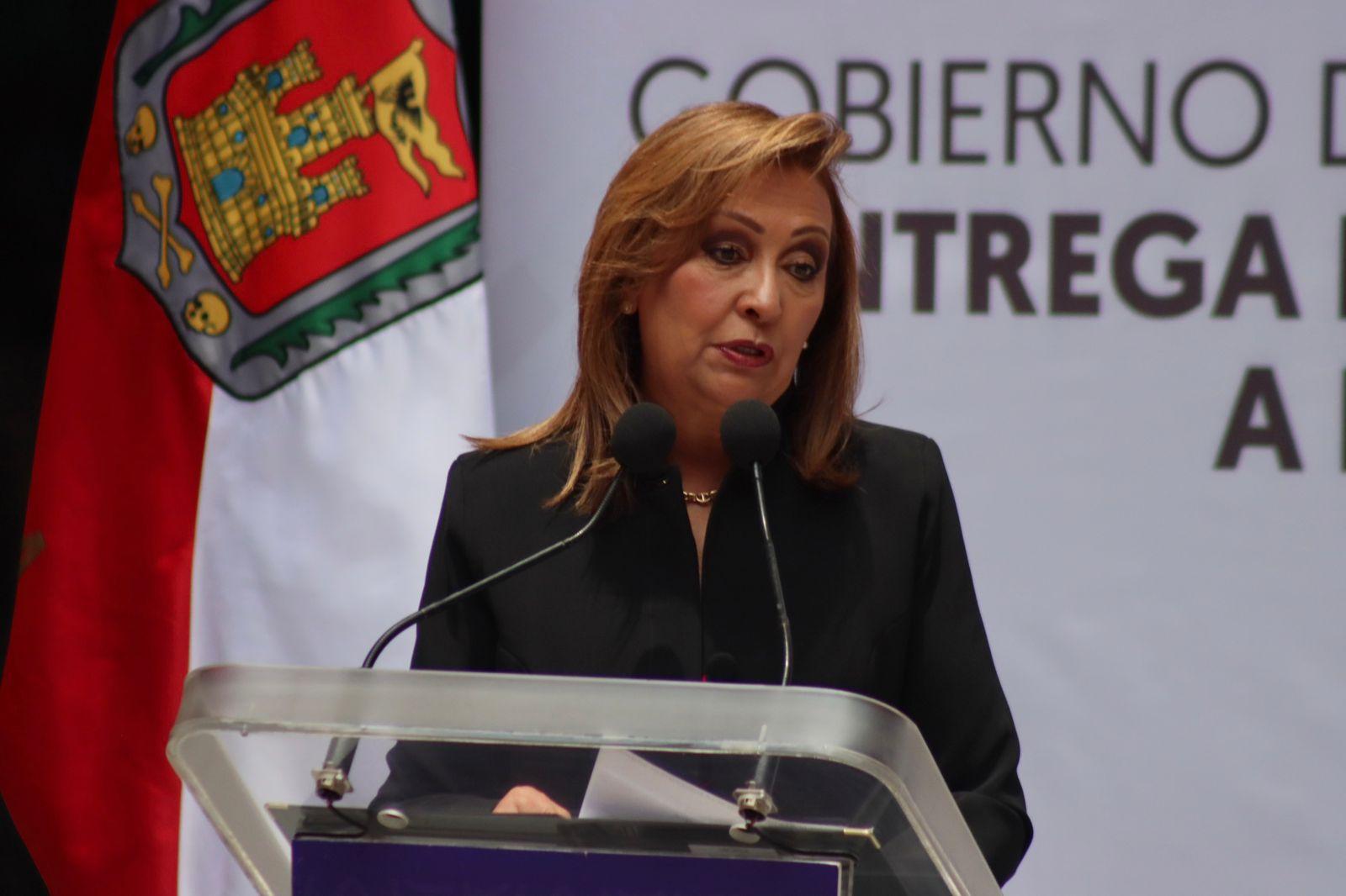 Entrega de reconocimientos a beneficiarios de créditos del INFONAVIT