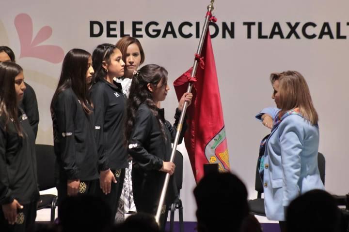 Encabeza Lorena Cuéllar abanderamiento de la delegación tlaxcalteca rumbo a nacionales CONADE 