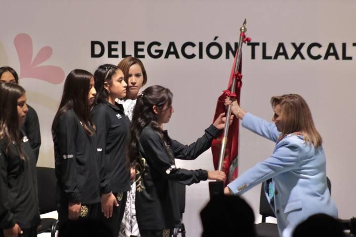 Encabeza Lorena Cuéllar abanderamiento de la delegación tlaxcalteca rumbo a nacionales CONADE 