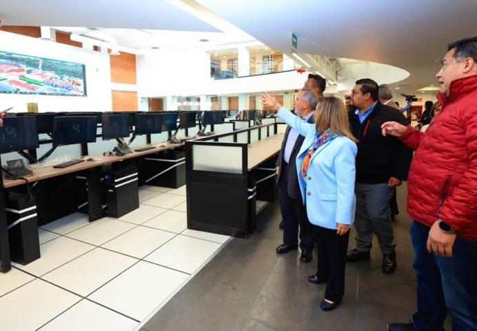 Recorre Gobernadora y autoridades de seguridad las instalaciones del C5I