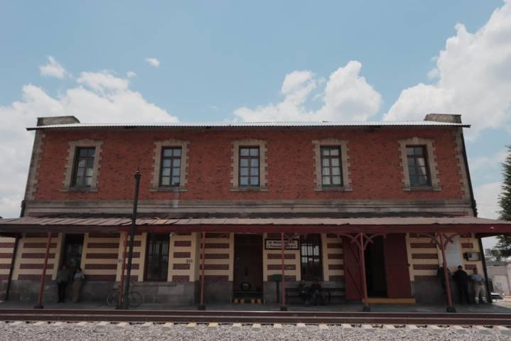 Donación de diez estaciones de tren al estado de Tlaxcala 