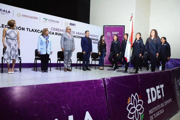 Gobernadora abanderó a la delegación tlaxcalteca que acudirá a los juegos nacionales Conade 2023
