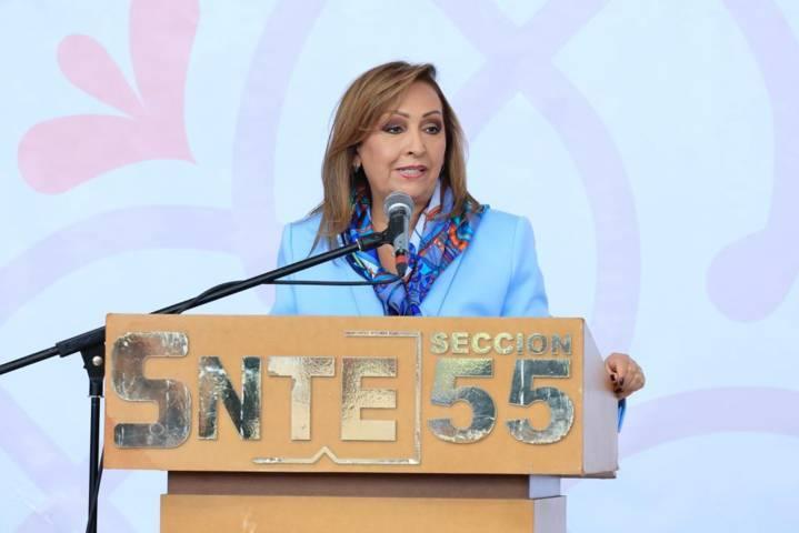 Reconoció Lorena Cuéllar a docentes de la Sección 55 con más de 30 y 40 años de servicio