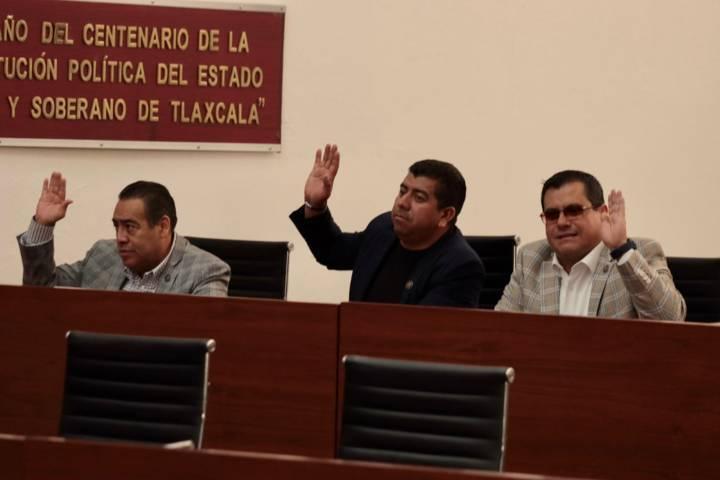 Toman protesta a los integrantes de la comisión para el municipio de Xicohtzinco 