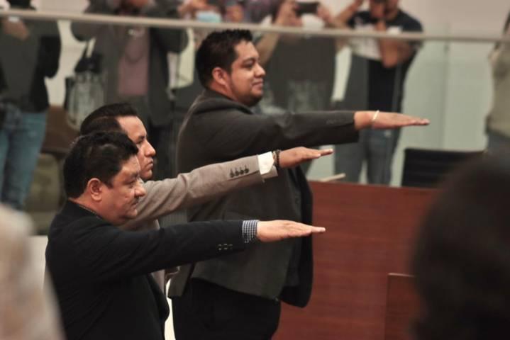 Toman protesta a los integrantes de la comisión para el municipio de Xicohtzinco 