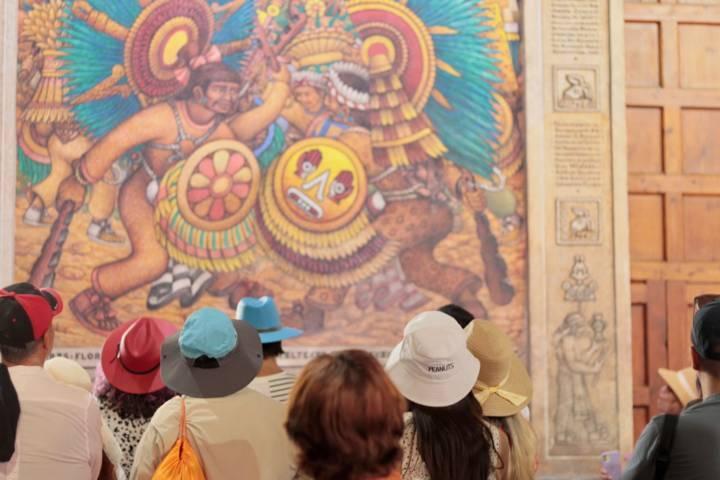 Murales de Palacio de Gobierno, atractivo permanente del turismo  