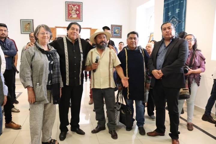 Realizan el Primer Encuentro Nacional de Grandes Maestros del Arte Popular Textil en la Feria de Contla