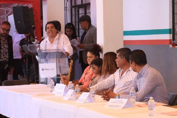 Clausuran autoridades curso sobre técnicas de madera tallada