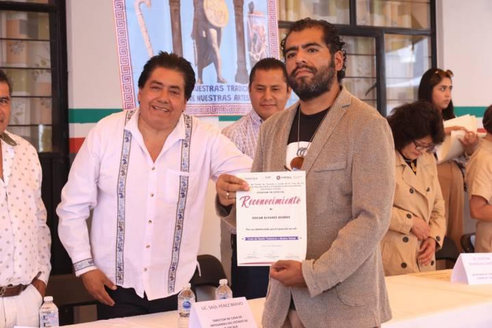 Clausuran autoridades curso sobre técnicas de madera tallada