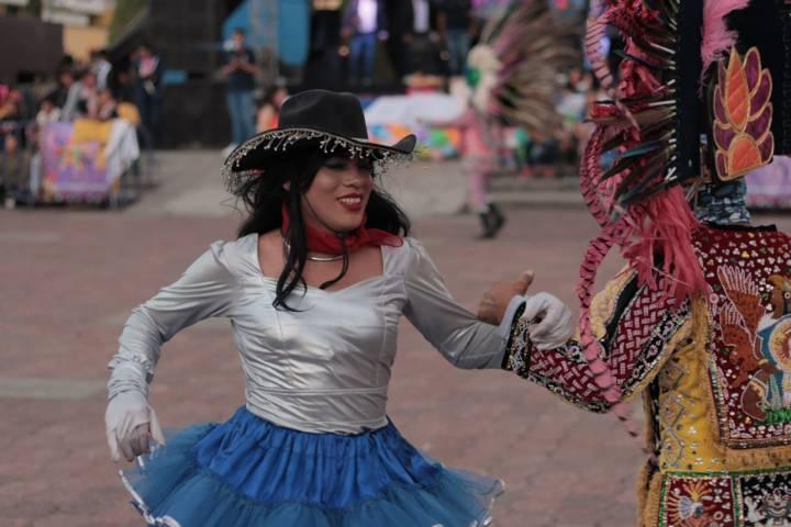 Carnavaleros de corazón festeja tercer aniversario en la plaza Juárez 