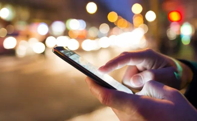 Crean aplicaciones para rentar "amigos"  con tiempo de calidad a personas solitarias