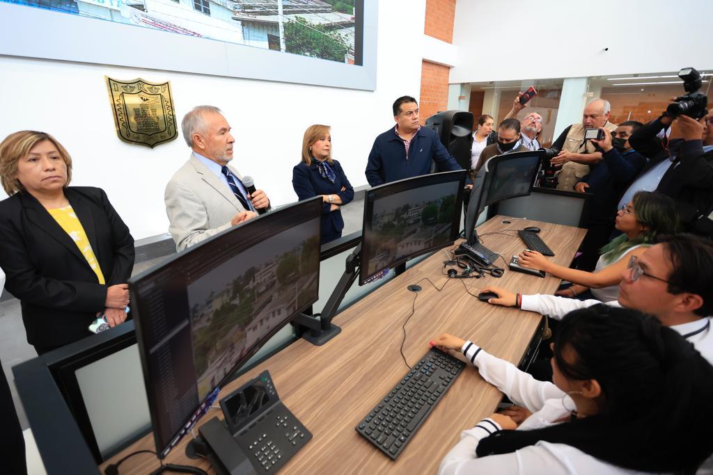 Presentan a periodistas de la fuente de seguridad instalaciones del C5I