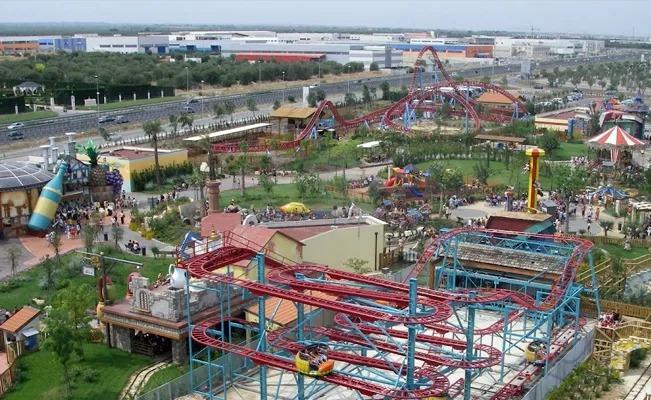 Descuido fatal: Una niña fue a divertirse a un inflable y se asfixia al enredarse