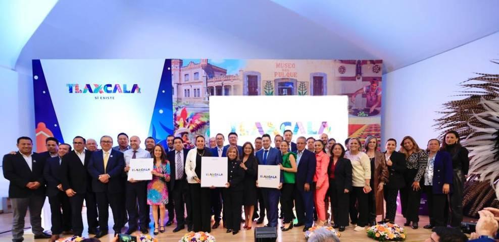 Encabezó Gobernadora Lorena Cuéllar presentación del libro "Tlaxcala Sí Existe"
