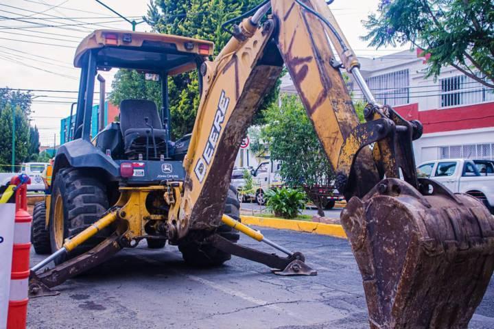 Dan banderazo de arranque de sustitución del tubo principal de conducción de la ciudad 