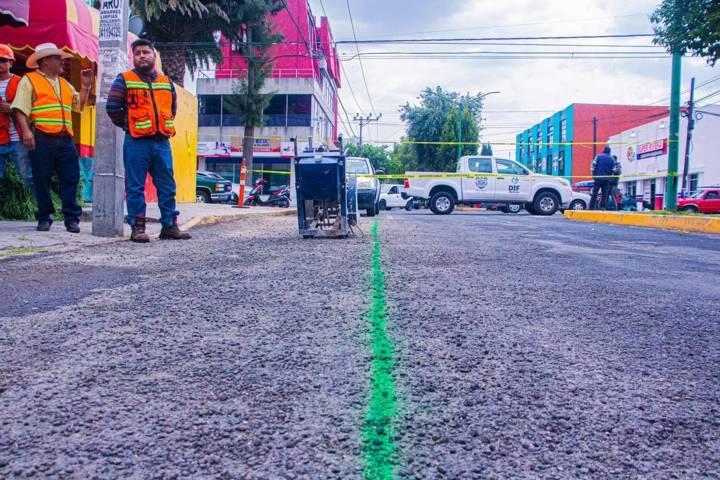 Dan banderazo de arranque de sustitución del tubo principal de conducción de la ciudad 