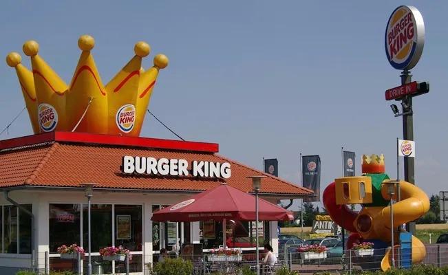 Florida: Burguer King indemnizará a un hombre por 8 mdd por sufrir resbalón en un baño