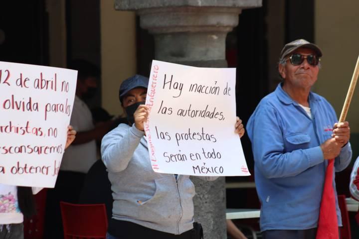 Se manifiestan grupos antorchistas en la capital 