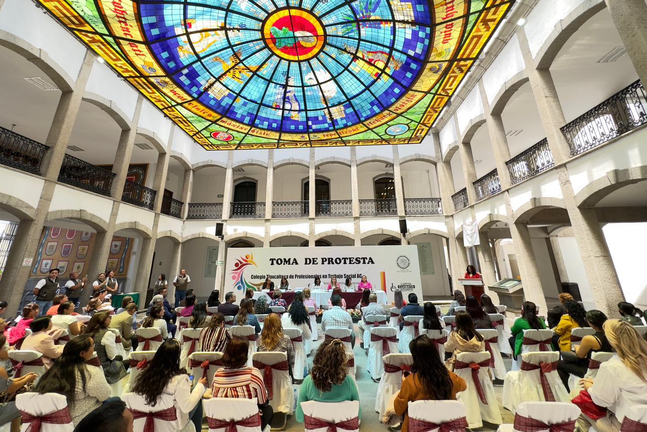 Toma de protesta del Colegio Tlaxcalteca de Profesionales en Trabajo Social 