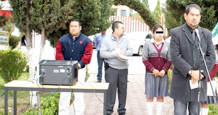 Ofrece director del Cobat 21 disculpa pública a alumnos 