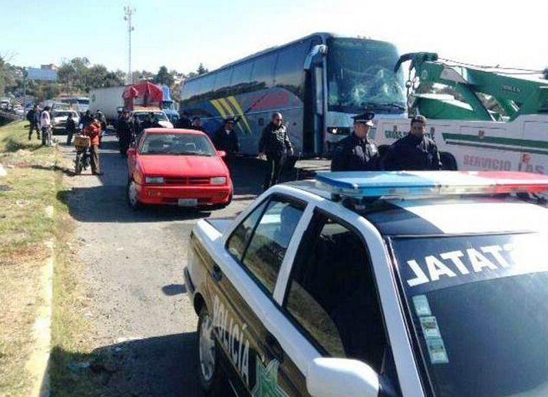 Autobús de ATAH provoca accidente y deja dos muertos
